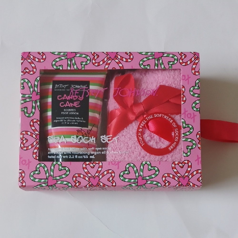 Betsey Johnson Pink Spa Sock Gift Set